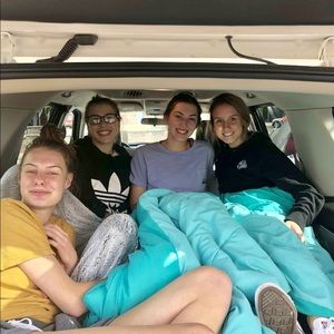 Meet your Posher, Malia